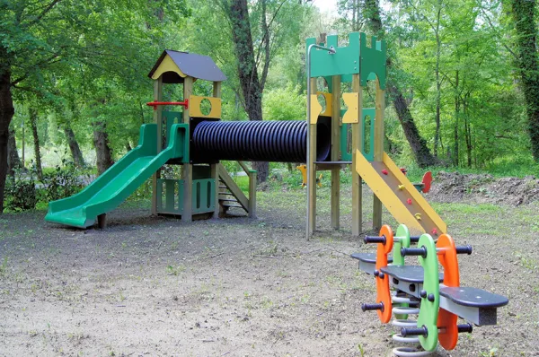 Jeux d'enfants, CAMPING LES BORDS DU TARN