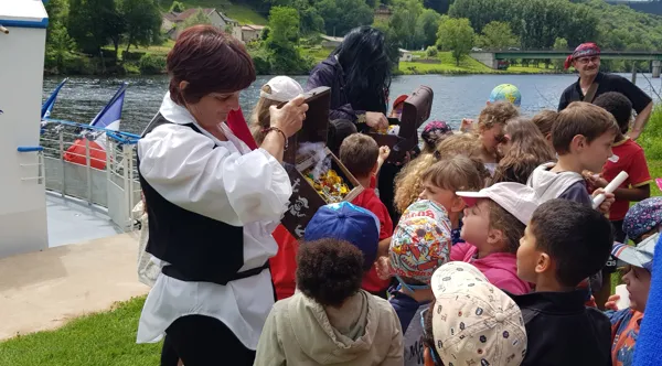 Croisière pirates à bord du Bateau Olt