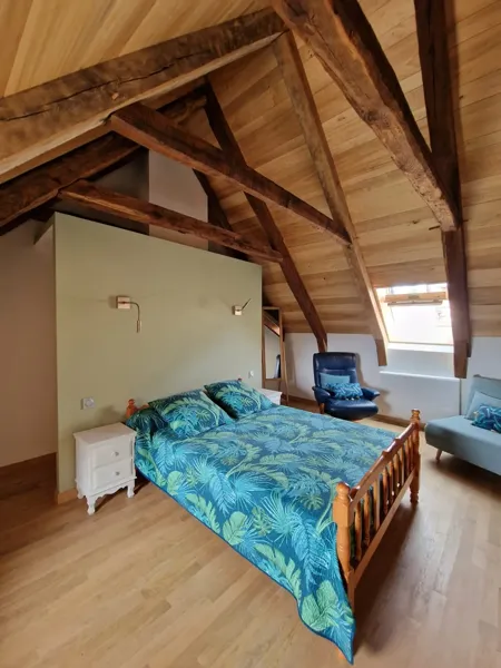 Chambre 2 - lit 140 cm + banquette convertible en lit 1 place, 