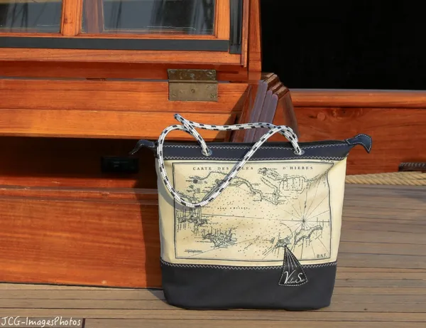 Sacs en voile sur Moonbeam 4, Jean-Christophe Guerin