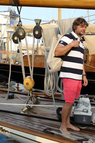 Sac marin en voile de bateau sur Moonbeam 4, Jean-Christophe Guerin