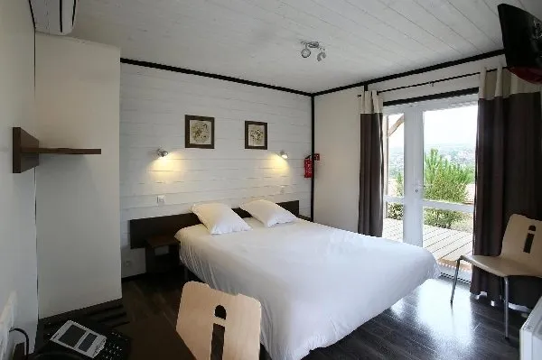 L'intérieur d'un chalet hôtelier