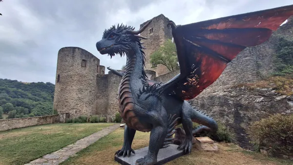 DRAGON, Château de Belcastel