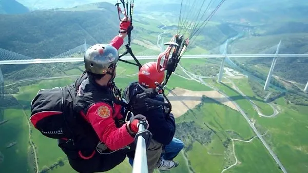 Vu imprenable sur le viaduc!, Acrobi Parapente