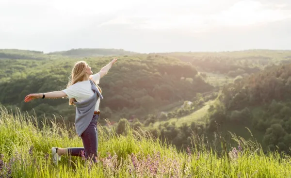 L.O.V.E.L.Y.D.A.Y à la Colline du Chat Perché