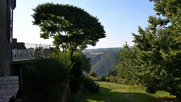 Terrasse privée 30 m2 avec vue sur la vallée du Tarn