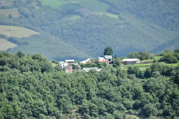 Vue lointaine côté Sud du Hameau