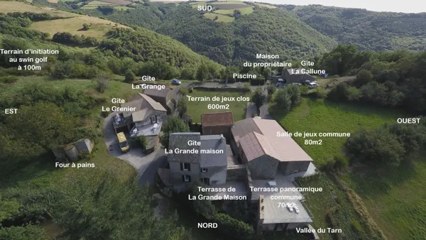 hameau vue de dessus avec repérage des bâtiments (drone ), 