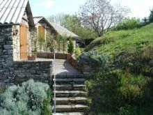 escalier d'accès à la terrasse  et au gîte, 
