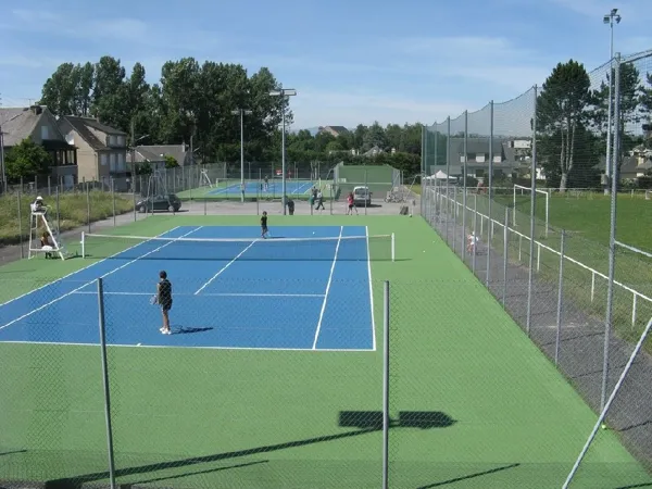 Courts de tennis de Ste Geneviève, Office de tourisme Argences en Aubrac