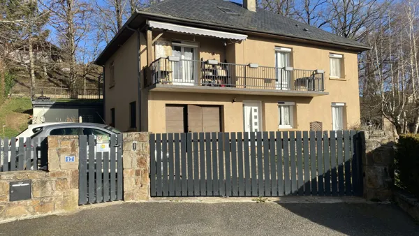 Maison des propriétaire, Aurore Laut