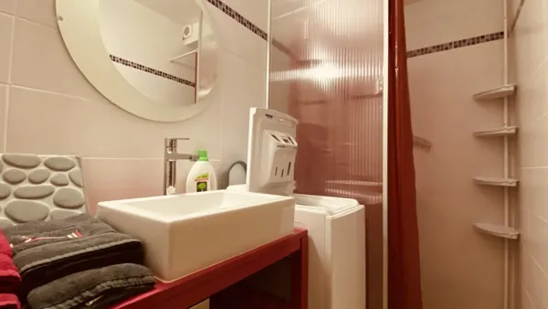 Salle de bain, Aurore Laut