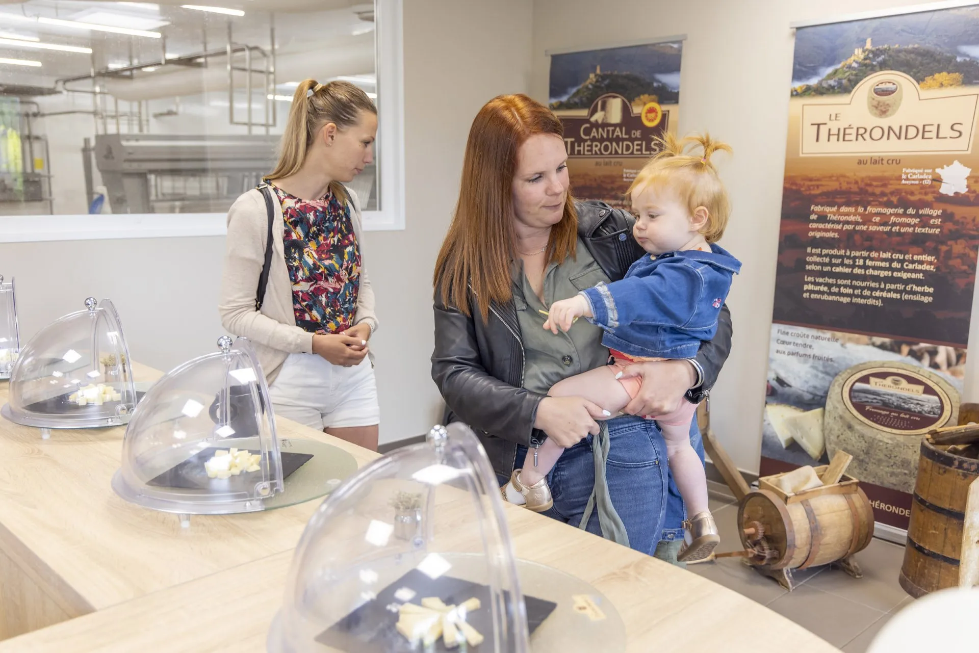 Coopérative fromagère de Thérondels - visite et dégustation gratuite, Office de Tourisme en Aubrac