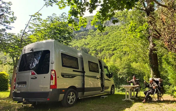 Amis pécheurs, profitez de nos spots, les pieds dans l'eau., Camping Le Taranis