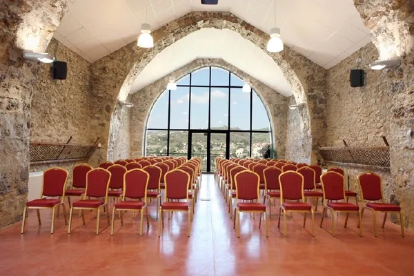 DOMAINE SAINT ESTEVE (salle), DOMAINE SAINT ESTEVE