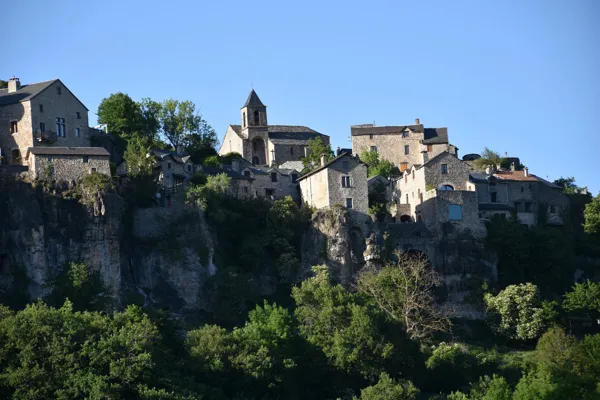 Vue de Cantobre depuis la vallée de la Dourbie, Caroline Wittwer