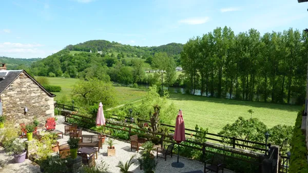 Terrasse avec vue sur le Lot