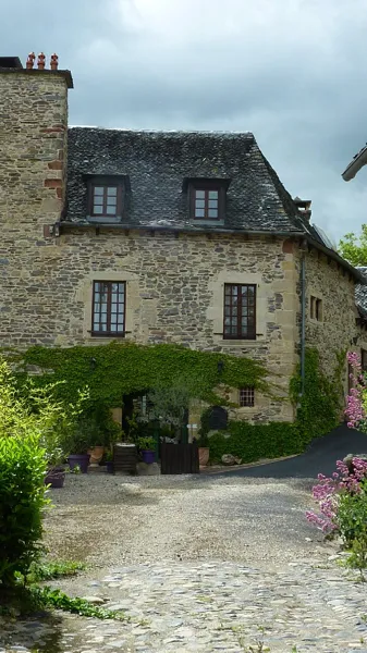 Entrée par l'ancienne route