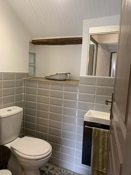 WC indépendant avec lave-main