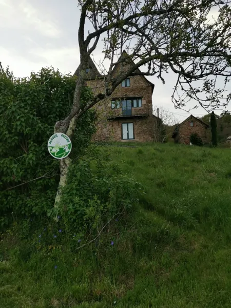 La maison, Centaurée et Safran, Une Sorcière sur le toit - QUENTREC Hélène