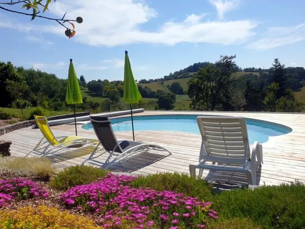 Piscine et sa plage, Gîte Belle Vue