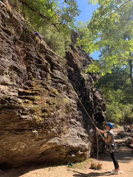 Escalade au Roc du Gorb, SPL Ouest Aveyron Tourisme