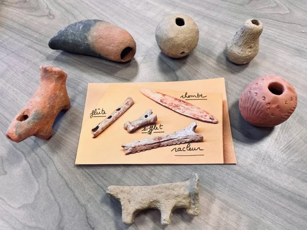 Atelier sonorités préhistoriques, Photothèque Département de l'Aveyron