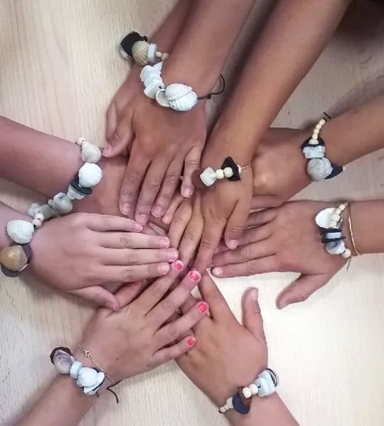 Confection de parures préhistoriques, OFFICE DE TOURISME DE BOZOULS