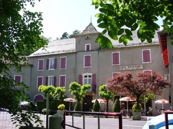 Relais du Bois du Four (groupes), OFFICE DE TOURISME DE PARELOUP LEVEZOU