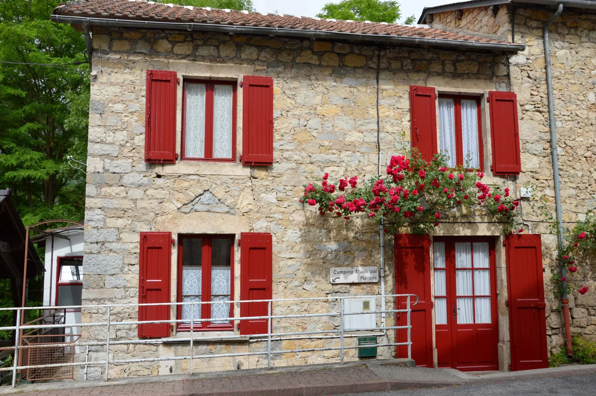 Chez Jeanne, André Vales