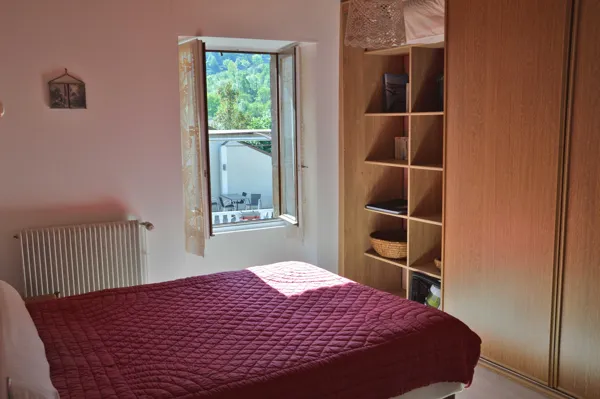 Chez Jeanne, André Vales