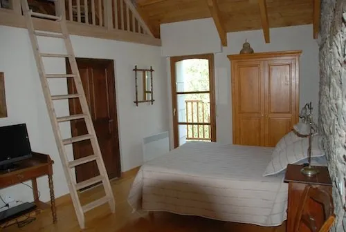 Coin Chambre Lit 2 personnes, M. Jean-Pierre COURTAUD