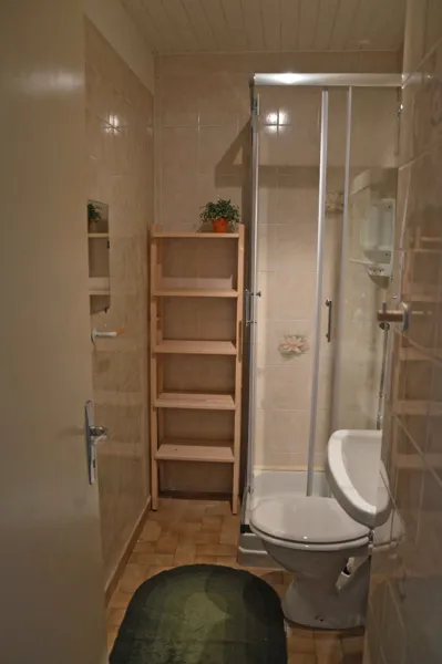 Chez Jeanne, André Vales