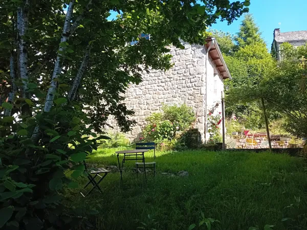 maison face nord avec son jardin