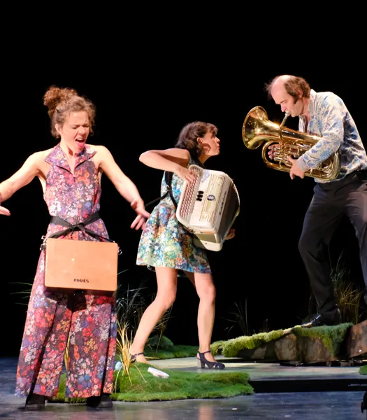 La fontaine Unplugged, Compagnie D.N.B