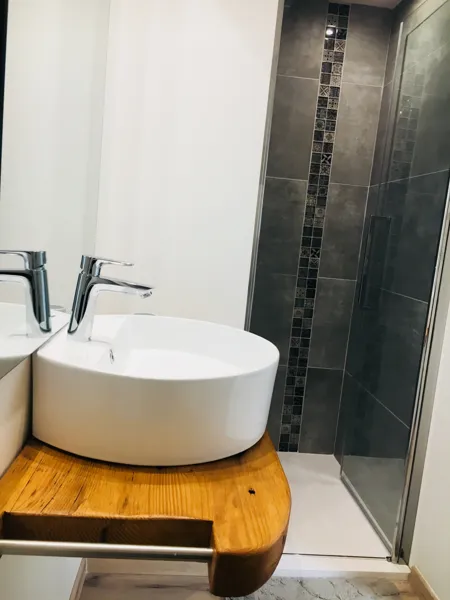 SDB Chambre 1, FermeLaMontagnette