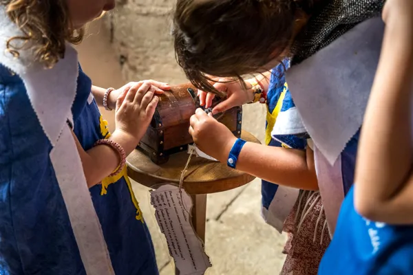 Enquête historique pour enfants - Château de Latour sur Sorgues, ©V. Govignon - OT Larzac Vallées