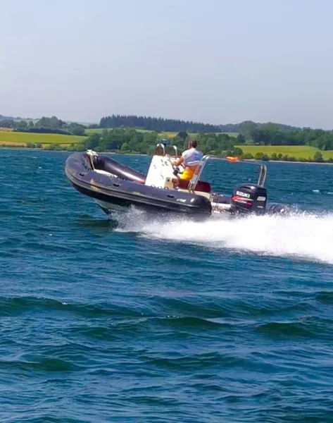 Pareloup Pilot' BALADE BATEAU MODE SPORT, OFFICE DE TOURISME DE PARELOUP LEVEZOU