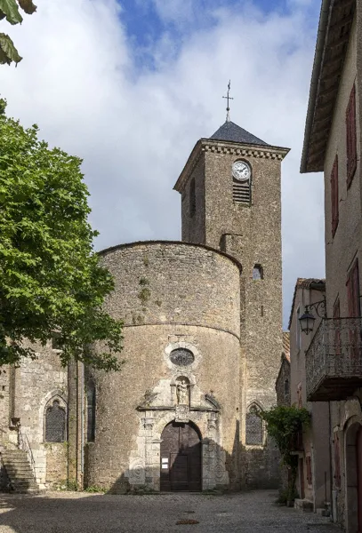 Eglise - Place de la fontaine - Entrée du site de la Commanderie, COMMANDERIE TEMPLIERE ET HOSPITALIERE DE SAINTE-EULALIE DE CERNON
