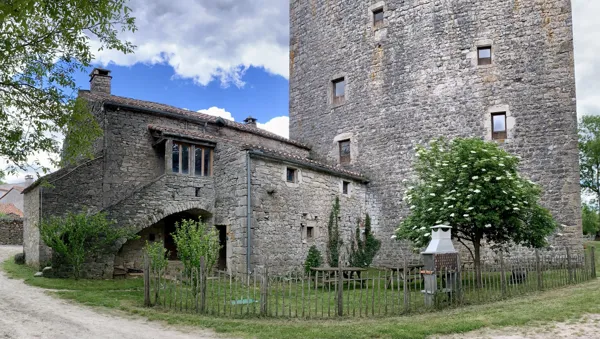 Gîte d'étape et de séjour de la Tour du Viala du Pas de Jaux
