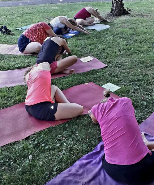 Yoga relaxation en plein air, photo de Cécilia
