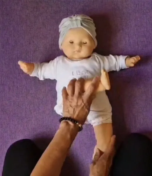 Yoga bébé mouvement, Sandrine