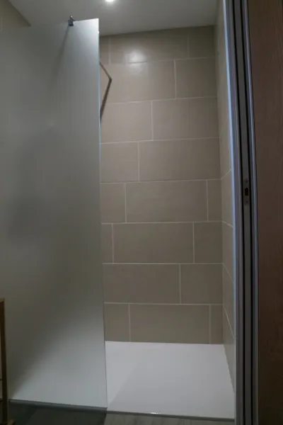 Salle de bains chambre artisane