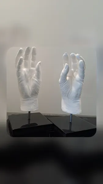 Atelier moulage de mains en plâtre