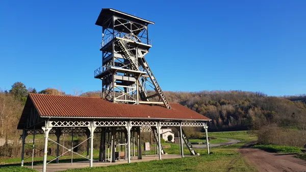 Suivez la guide : découvrez l'épopée charbonnière