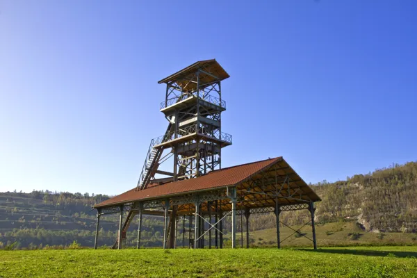 Suivez la guide : découvrez l'épopée charbonnière