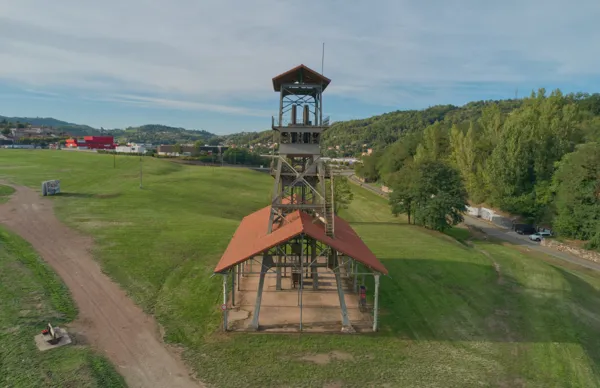 Suivez la guide : découvrez l'épopée charbonnière