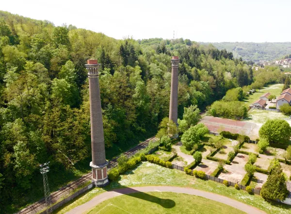 Suivez la guide : découvrez les forges du Gua