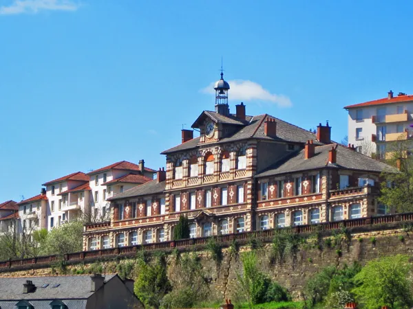 Suivez la guide : découvrez les forges du Gua