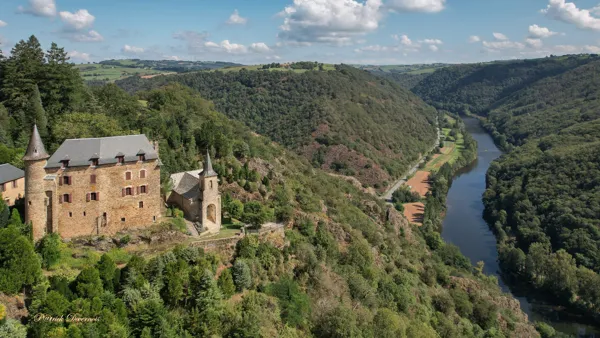 Suivez la guide : découvrez le site de Gironde, sentinelle de la Vallée du Lot